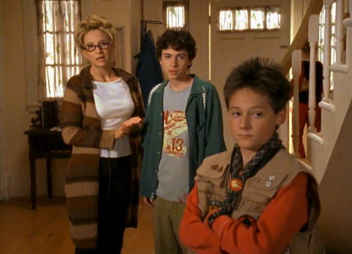 don't-look-at-her-like-that!-look-at-yourselves---lizzie-mcguire-reviewed.png