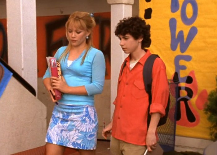 is-that-lilly-though-why-is-she-wearing-lilly-pulitzer-in-middle-school---lizzie-mcguire-reviewed.jpg