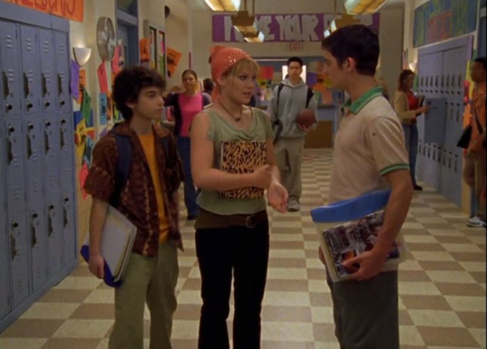 what-is-going-on-here-and-why-i-ask-every-week---lizzie-mcguire-reviewed.jpg